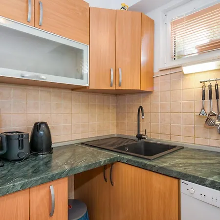 Apartament Relaxing 2bd Apartment, Ground Floor - Walk To Old Town Split