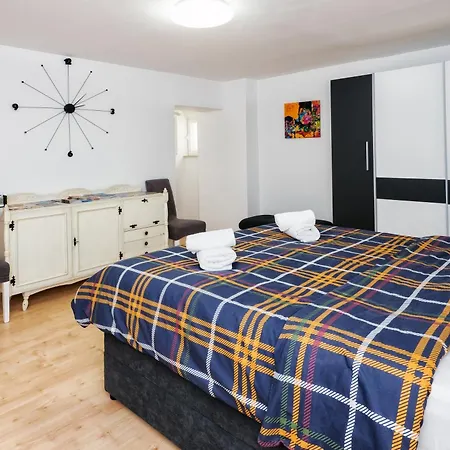 Apartament Relaxing 2bd Apartment, Ground Floor - Walk To Old Town