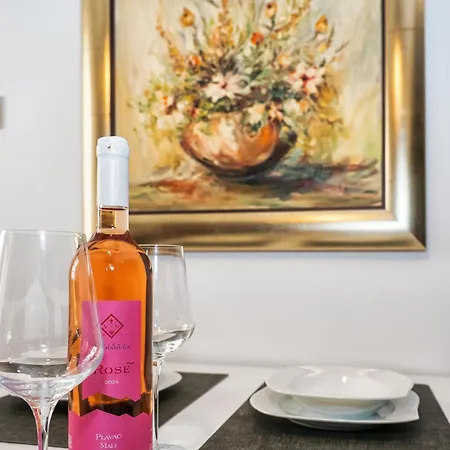 Relaxing 2bd Apartment, Ground Floor - Walk To Old Town Appartamento