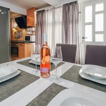 Apartment Relaxing 2bd Apartment, Ground Floor - Walk To Old Town *