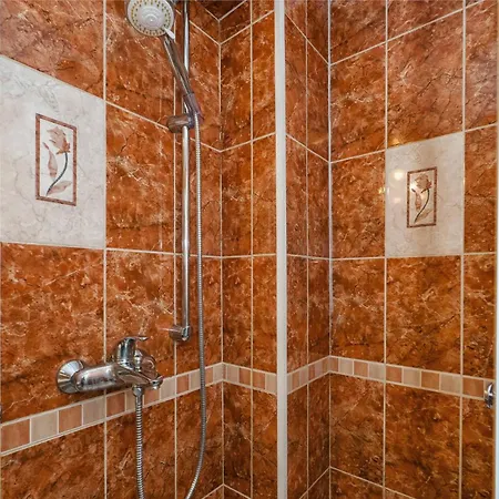 Apartment Relaxing 2bd Apartment, Ground Floor - Walk To Old Town *
