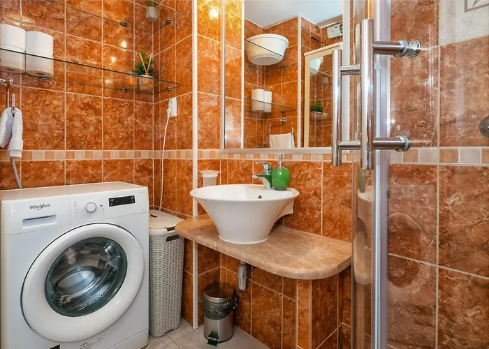 Apartment Relaxing 2bd Apartment, Ground Floor - Walk To Old Town Split