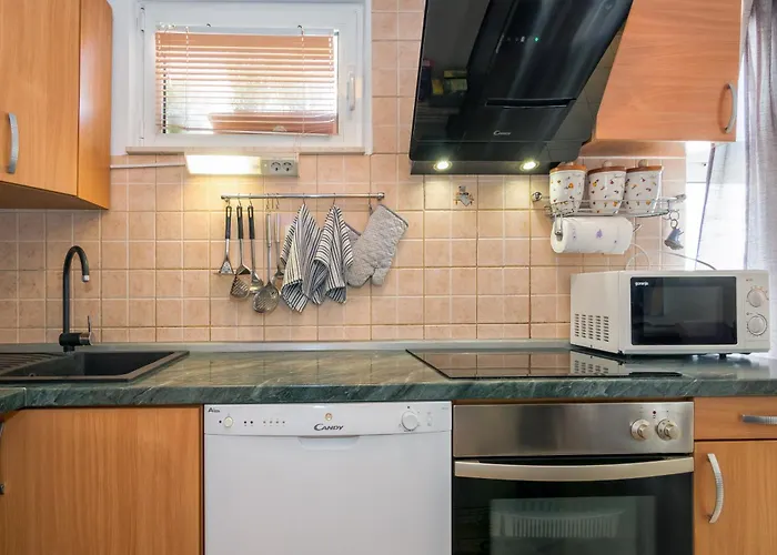 Apartment Relaxing 2bd Apartment, Ground Floor - Walk To Old Town *