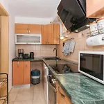 Relaxing 2bd Apartment, Ground Floor - Walk To Old Town