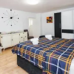 Apartment Relaxing 2bd Apartment, Ground Floor - Walk To Old Town