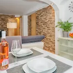 Relaxing 2bd Apartment, Ground Floor - Walk To Old Town Apartment Split
