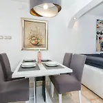 Apartment Relaxing 2bd Apartment, Ground Floor - Walk To Old Town Split